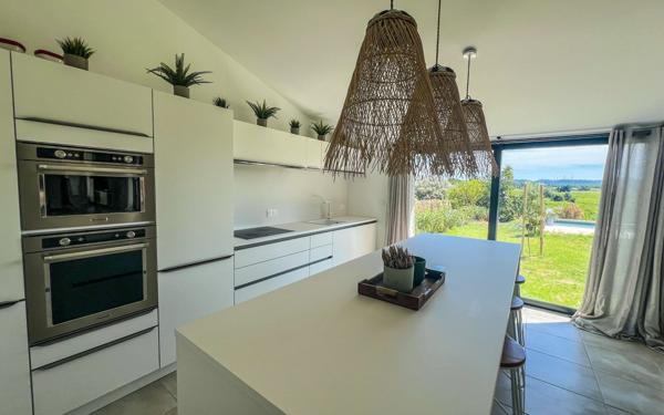 Maison à louer    4 pièces •  Laudun-l'Ardoise