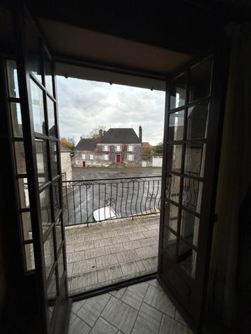 Maison à vendre 11 pièces LES GRANDS CHEZEAUX (87)