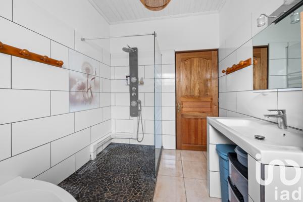 Maison à vendre 7 pièces 190 m² L'Étang-Salé