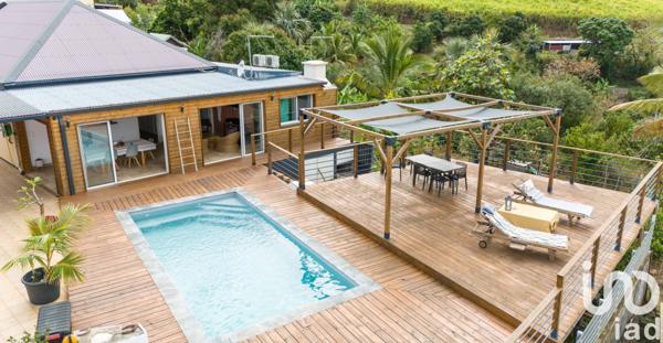 Maison à vendre 7 pièces 190 m² L'Étang-Salé