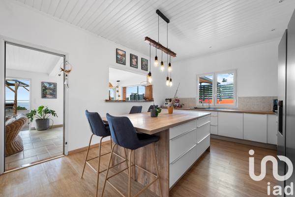 Maison à vendre 7 pièces 190 m² L'Étang-Salé