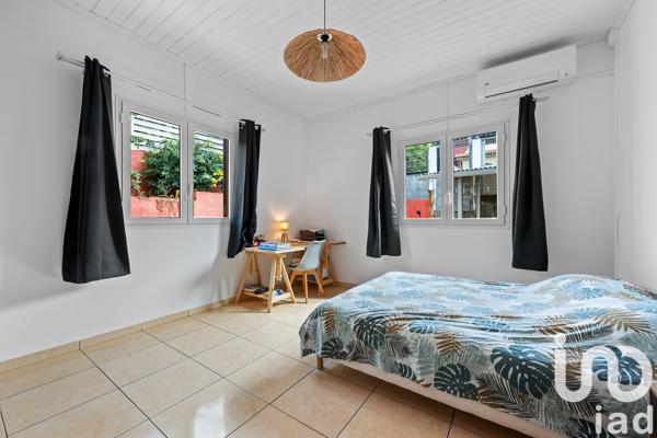 Maison à vendre 7 pièces 190 m² L'Étang-Salé