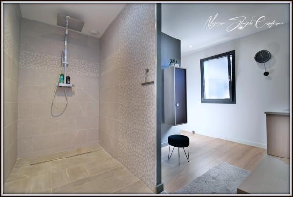 VILLA D'ARCHITECTE DE PLAIN-PIED de 182 m² à vendre 5 pièces SOUSTONS (40) à 500 m du lac