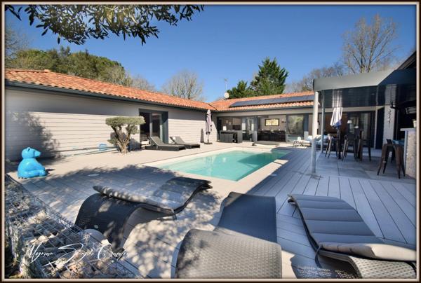 VILLA D'ARCHITECTE DE PLAIN-PIED de 182 m² à vendre 5 pièces SOUSTONS (40) à 500 m du lac