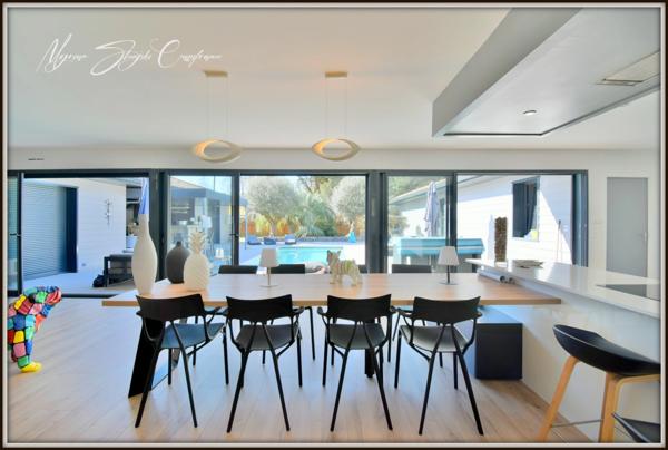 VILLA D'ARCHITECTE DE PLAIN-PIED de 182 m² à vendre 5 pièces SOUSTONS (40) à 500 m du lac