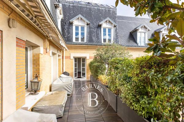 Paris 8ème, Appartement 2 Chambres -  122 m² à vendre