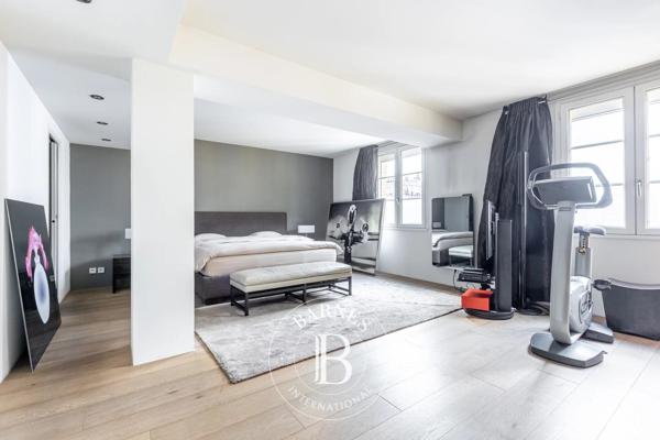 Paris 8ème, Appartement 2 Chambres -  122 m² à vendre