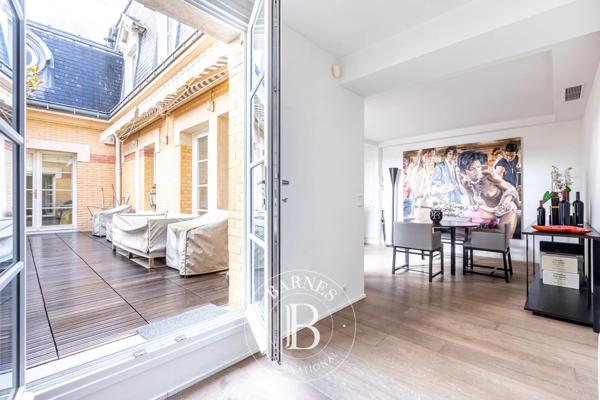 Paris 8ème, Appartement 2 Chambres -  122 m² à vendre