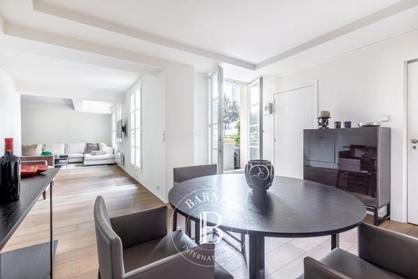 Paris 8ème, Appartement 2 Chambres -  122 m² à vendre