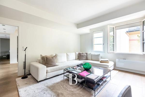 Paris 8ème, Appartement 2 Chambres -  122 m² à vendre