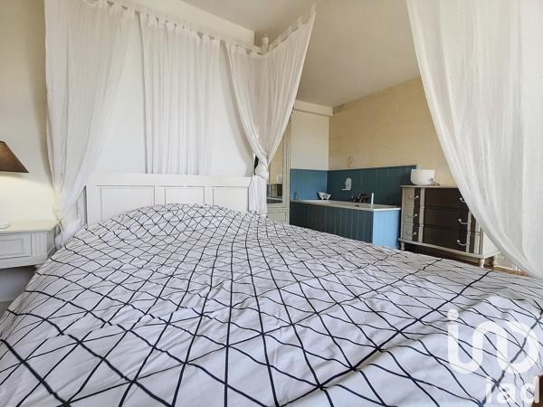 Maison à vendre 5 pièces 157 m² Saint-Même-les-Carrières