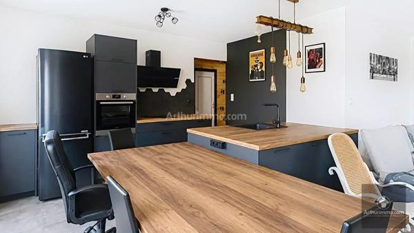 Vente                                                      Maison
                        
                     5 pièces                      113 m2                     à Riorges