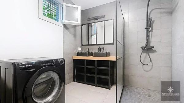 Vente                                                      Maison
                        
                     5 pièces                      113 m2                     à Riorges
