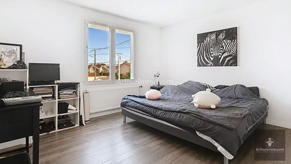 Vente                                                      Maison
                        
                     5 pièces                      113 m2                     à Riorges