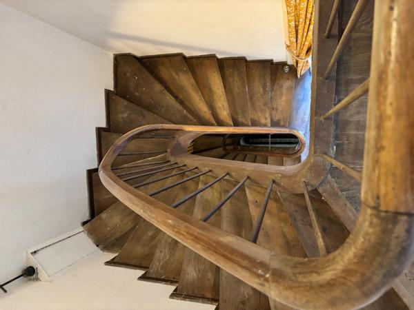 Magnifique chateau, 12 chambres, Plus 3 gites, Lac, verger, foret, 12 hectares.