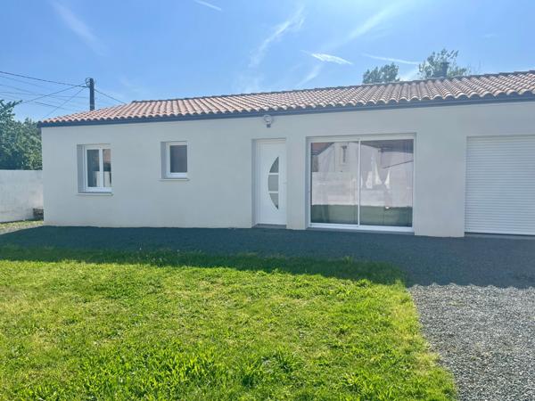 MOUTIERS SUR LAY 85 AU CALME VILLA PLAIN PIED GRAND CONFORT 3 CHAMBRES AVEC DEPENDANCES SUR 720M² CLOS
