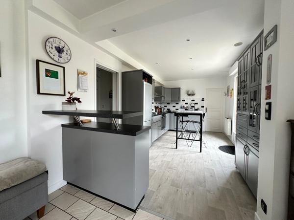 A VENDRE - MAISON INDIVIDUELLE - 4 Chambres - 120 M2 - Terrain 629 m2 - BURES SUR YVETTE (91)