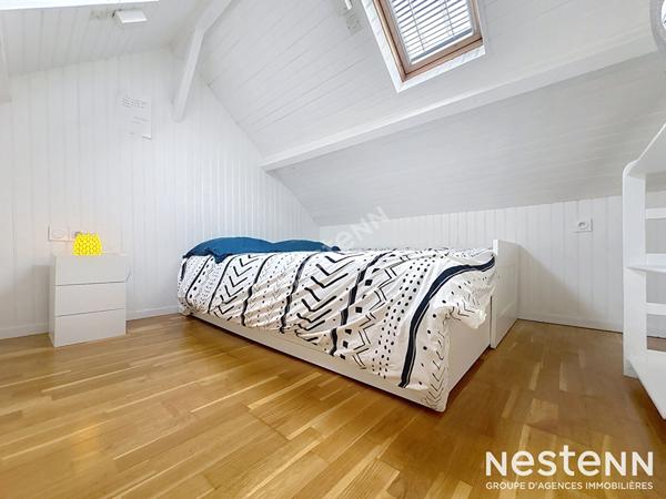 Maison non-mitoyenne avec cour - rangement - plein sud