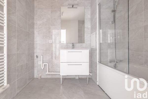 Appartement à vendre 3 pièces 67,21 m² Suresnes