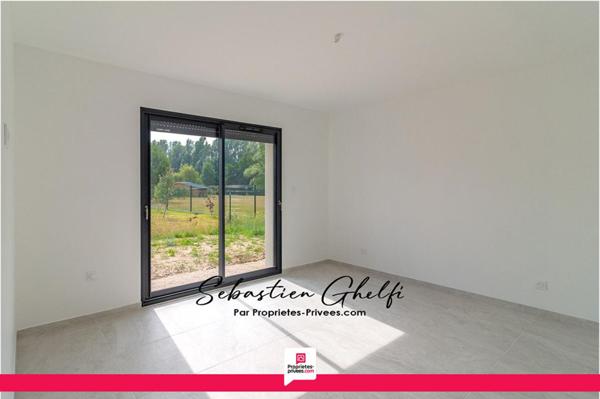 maison de plain-pied-grande pièce de vie-3 chambres dont 1 suite-grand garage-