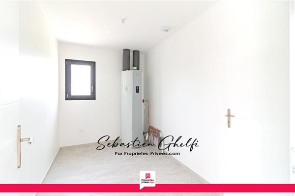 maison de plain-pied-grande pièce de vie-3 chambres dont 1 suite-grand garage-