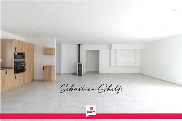 maison de plain-pied-grande pièce de vie-3 chambres dont 1 suite-grand garage-