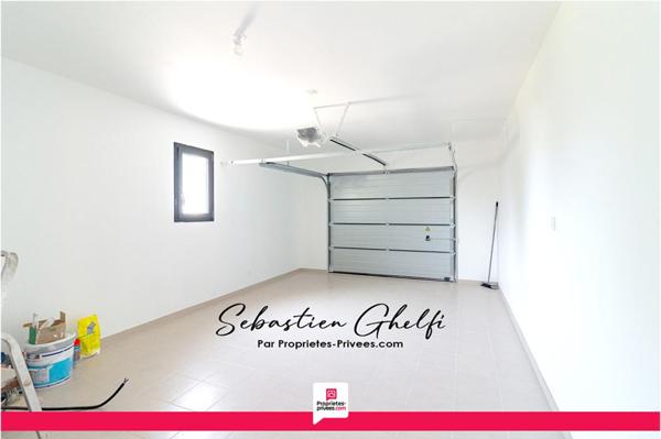 maison de plain-pied-grande pièce de vie-3 chambres dont 1 suite-grand garage-