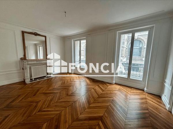 Location Appartement 6 pièces 153.7 m² - 31 RUE BUFFON Paris 75005