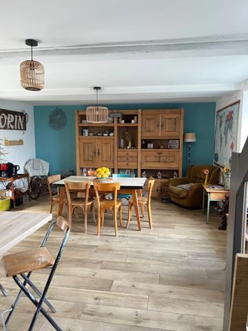 Maison de ville avec terrasse et jardin