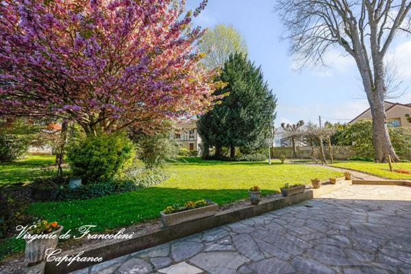 A vendre-Propriété avec Vue sur la Marne–Parc Arboré, Pavillon Indépendant & Berge Privative-Parcelle de 1890m2-304 m2