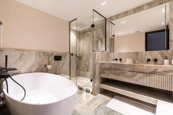 Paris 16ème, Appartement 2 Chambres -  195 m² à vendre