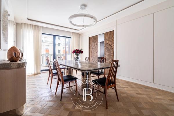 Paris 16ème, Appartement 2 Chambres -  195 m² à vendre