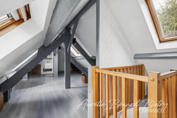 Maison familiale lumineuse à proximité du centre-ville