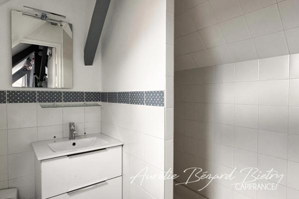 Maison familiale lumineuse à proximité du centre-ville