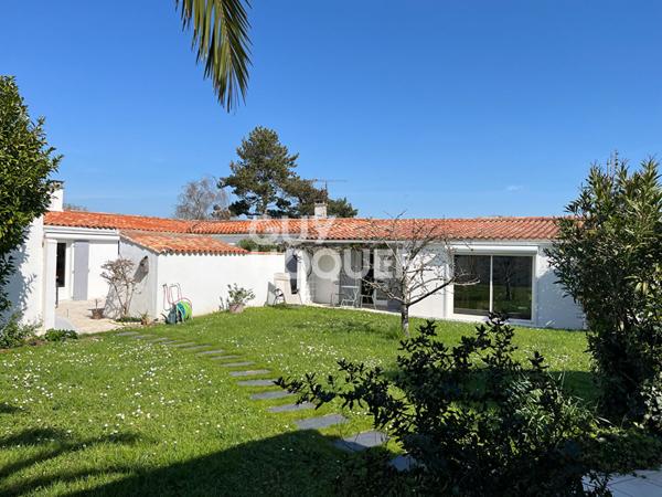 A vendre proche plage à SAINT MARTIN DE RE