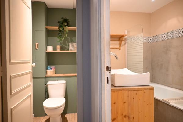 Charmant appartement T4 de 124 m2 en dernier étage au cœur du centre-ville de Carcassonne