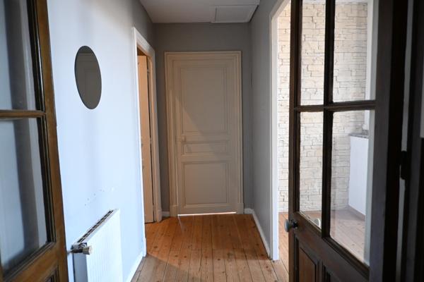 Charmant appartement T4 de 124 m2 en dernier étage au cœur du centre-ville de Carcassonne