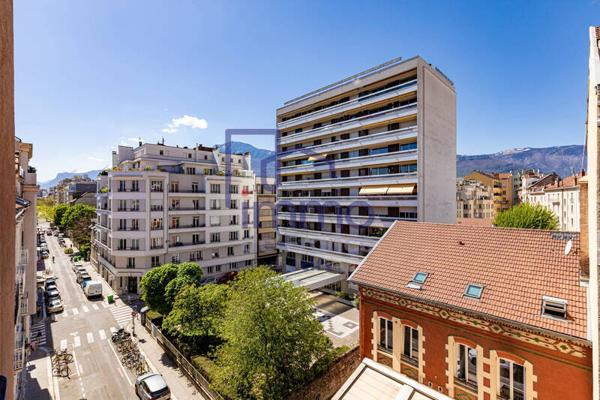 Appartement 4 pièces                                        - 38000 Grenoble Réf : 21626