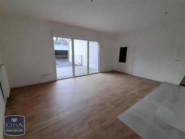 Appartement à louer 2 pièces 56.1m²