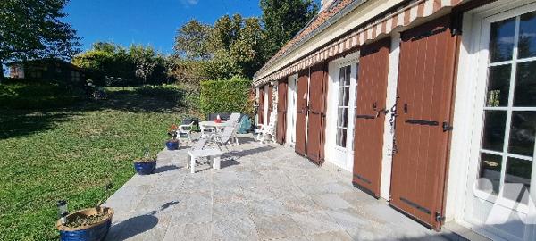 Une maison à usage d'habitation située à ABLEIGES (Val d'Oise).