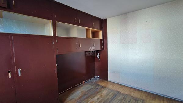 A rénover - A deux pas de la gare d'Ermont-Eaubonne ! €210 000 ** - Référence 25-3864