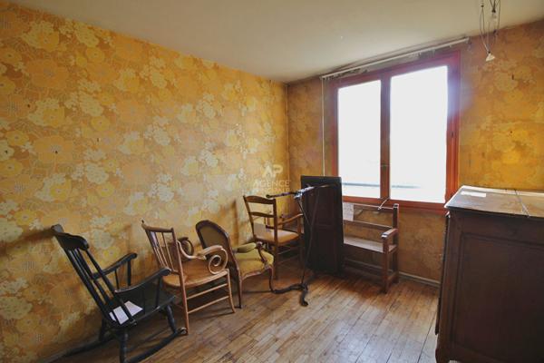 A rénover - A deux pas de la gare d'Ermont-Eaubonne ! €210 000 ** - Référence 25-3864