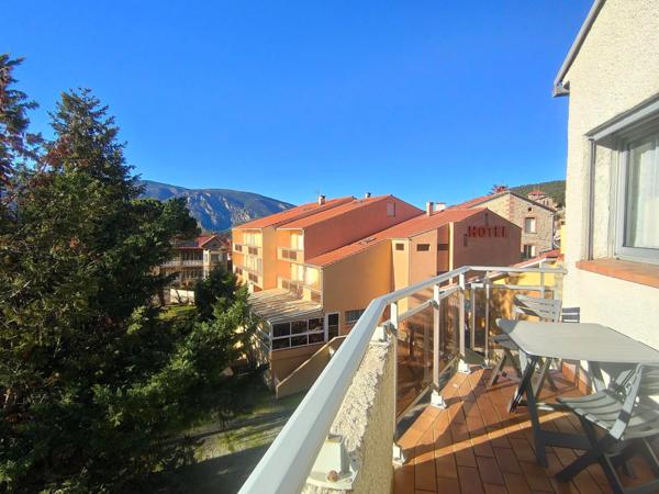 Grand studio avec terrasse et vue dégagée