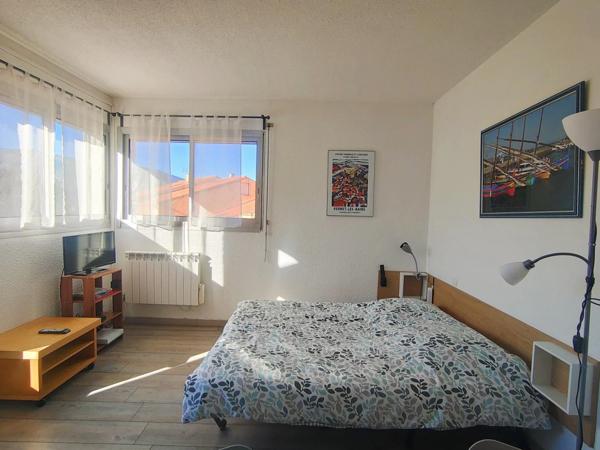 Grand studio avec terrasse et vue dégagée