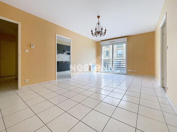 A vendre - Appartement 2 chambres avec balcon et parking - la Doutre Angers
