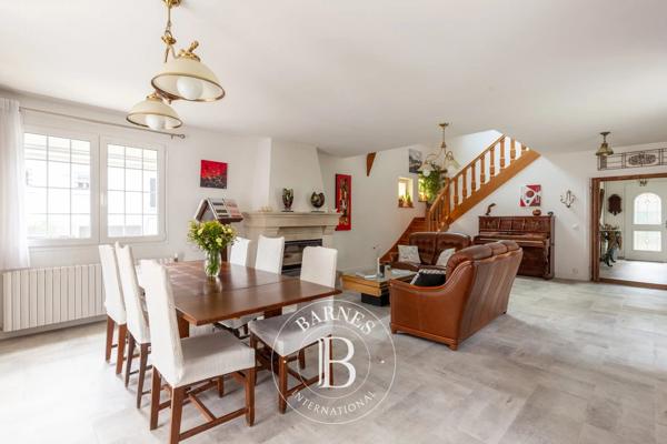 Saint-Germain-en-Laye, Maison 5 Chambres -  220 m² à vendre