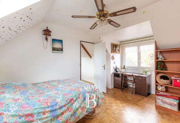 Saint-Germain-en-Laye, Maison 5 Chambres -  220 m² à vendre