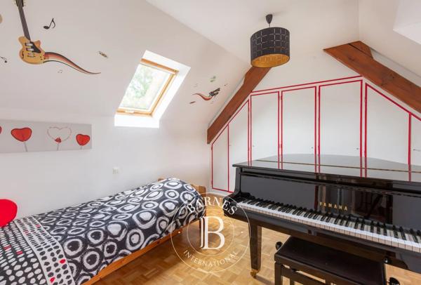 Saint-Germain-en-Laye, Maison 5 Chambres -  220 m² à vendre