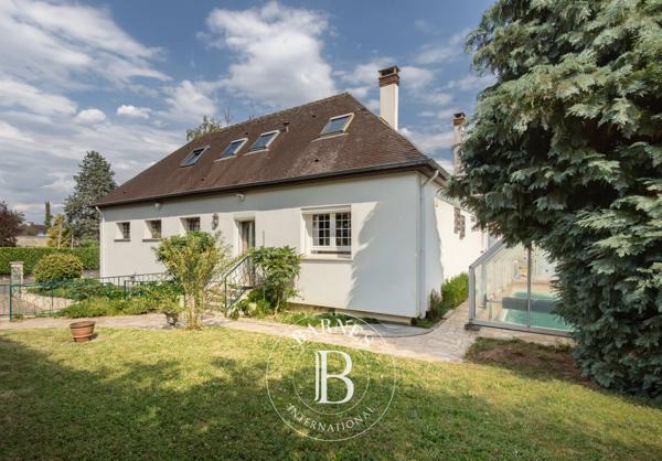 Saint-Germain-en-Laye, Maison 5 Chambres -  220 m² à vendre