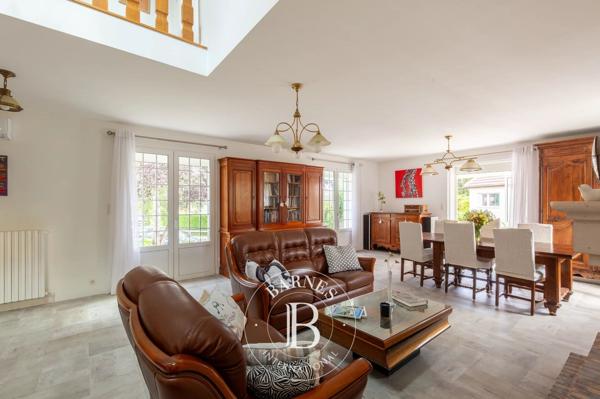 Saint-Germain-en-Laye, Maison 5 Chambres -  220 m² à vendre